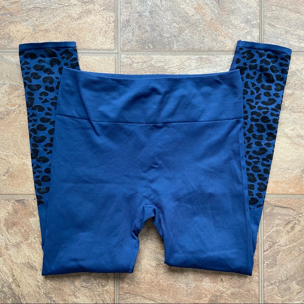 Fabletics High Waisted Seamless Leopard Leggings (Size L)